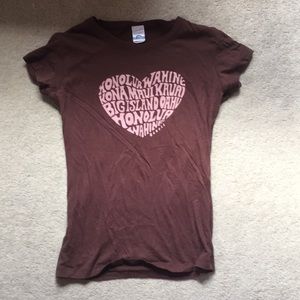 Hawaii island brown and pink heart tee